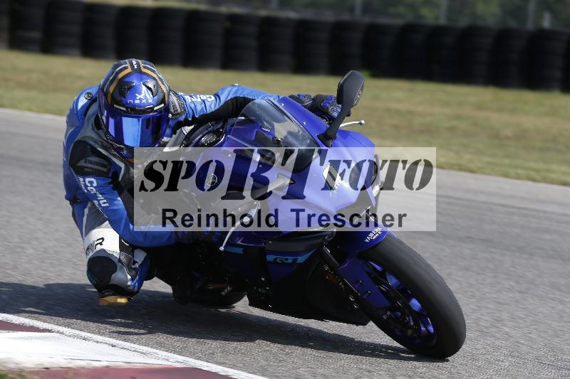 /Archiv-2025/49 26.08.2025 Cornu Master School ADR/blau-bleu/0-2